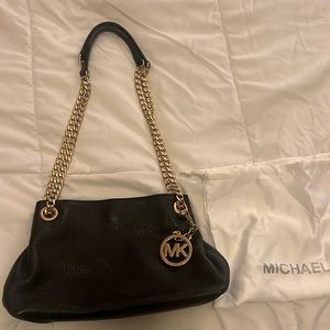 Great condition Michael Kors shoulder/crossbody bag